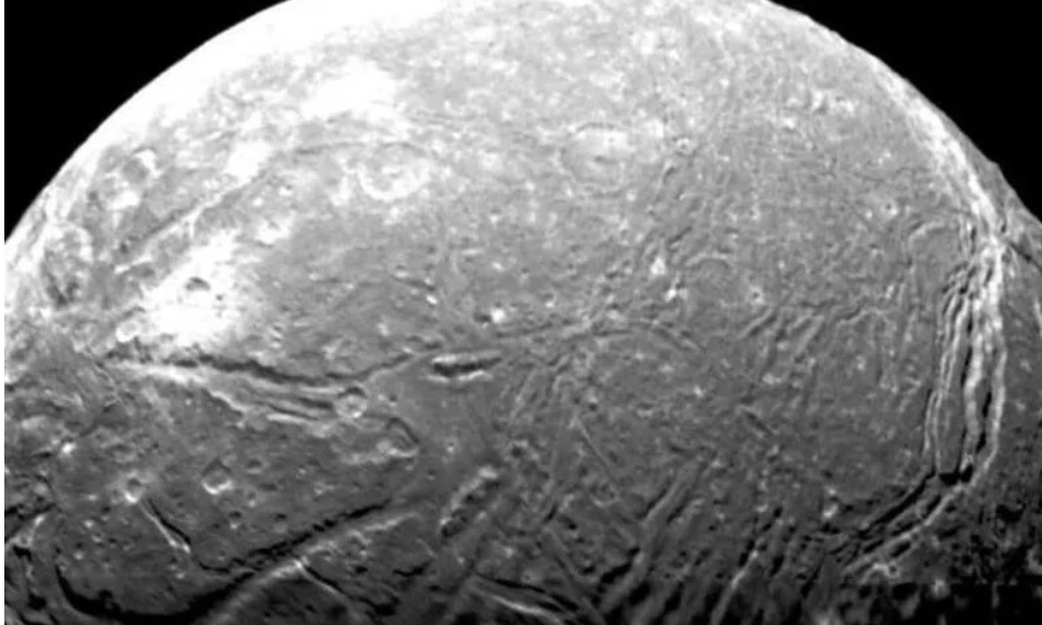 Το φεγγάρι του Ουρανού, είναι υποψήφιο για υπόγειους ωκεανούς.